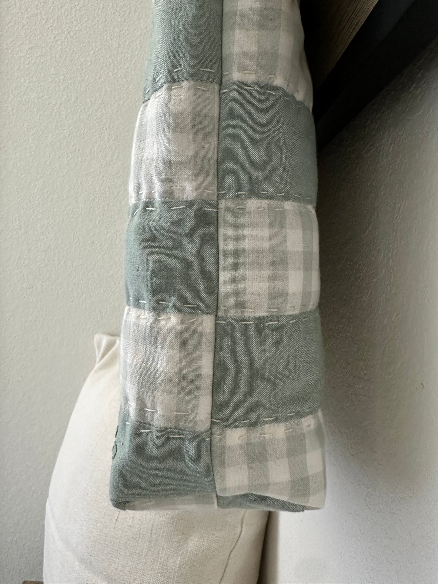 This super-soft and lightweight Due Pinoli Baseline Tote Bag was made using the beginner-friendly quilted tote bag pattern and Fableism Supply Co chambray and camp gingham.