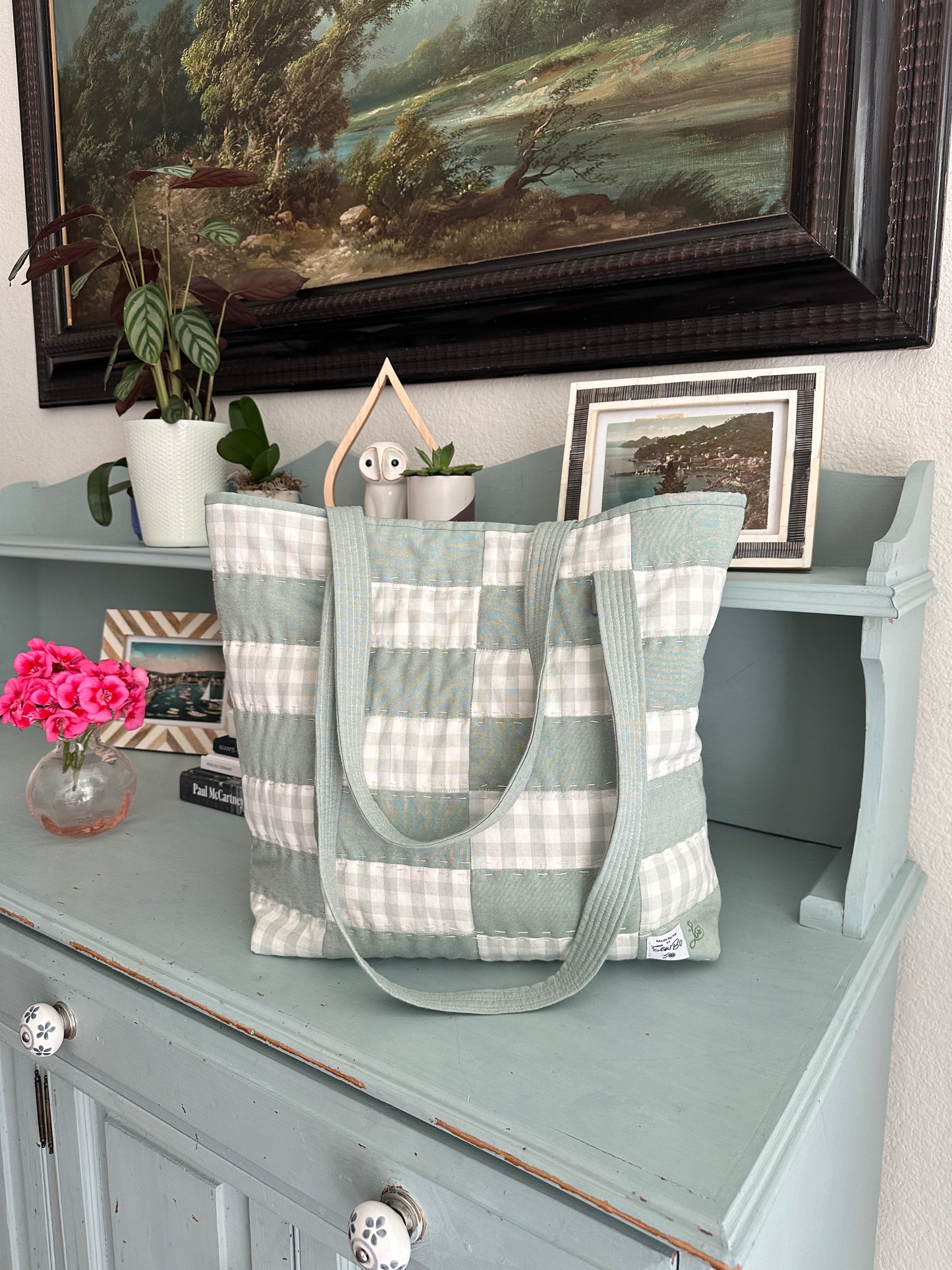 This super-soft and lightweight Due Pinoli Baseline Tote Bag was made using the beginner-friendly quilted tote bag pattern and Fableism Supply Co chambray and camp gingham.